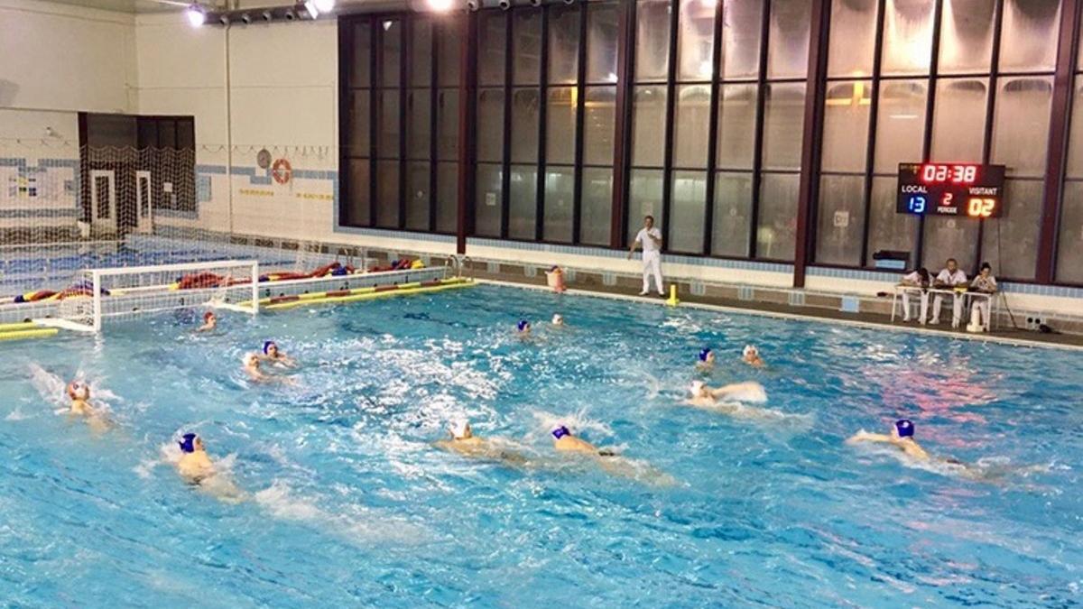 Imagen de un partido de waterpolo.