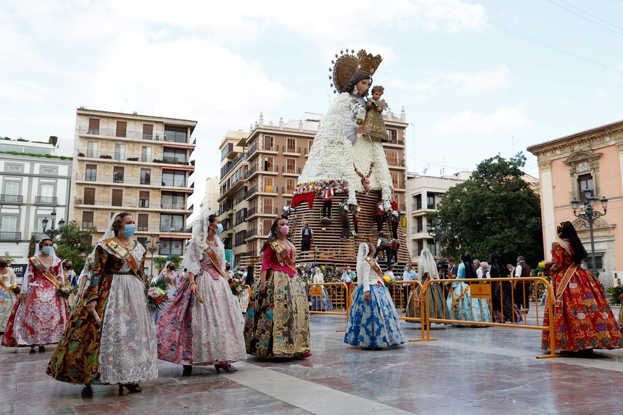 Búscate en el segundo día de Ofrenda por la calle Caballeros (entre las 17.00 y las 18.00 horas)