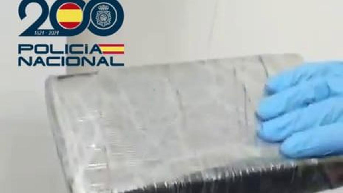 detenido un hombre por almacenar cocaína y otras drogas en taquillas de un gimnasio