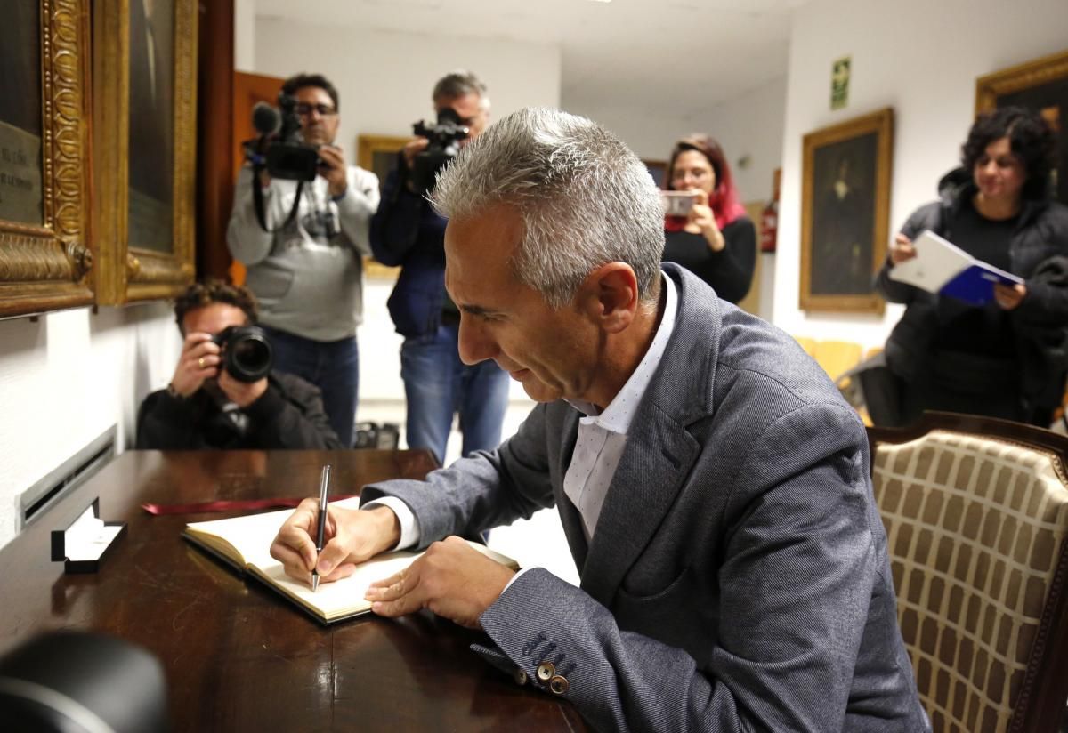 Córdoba da su último adiós a García Baena