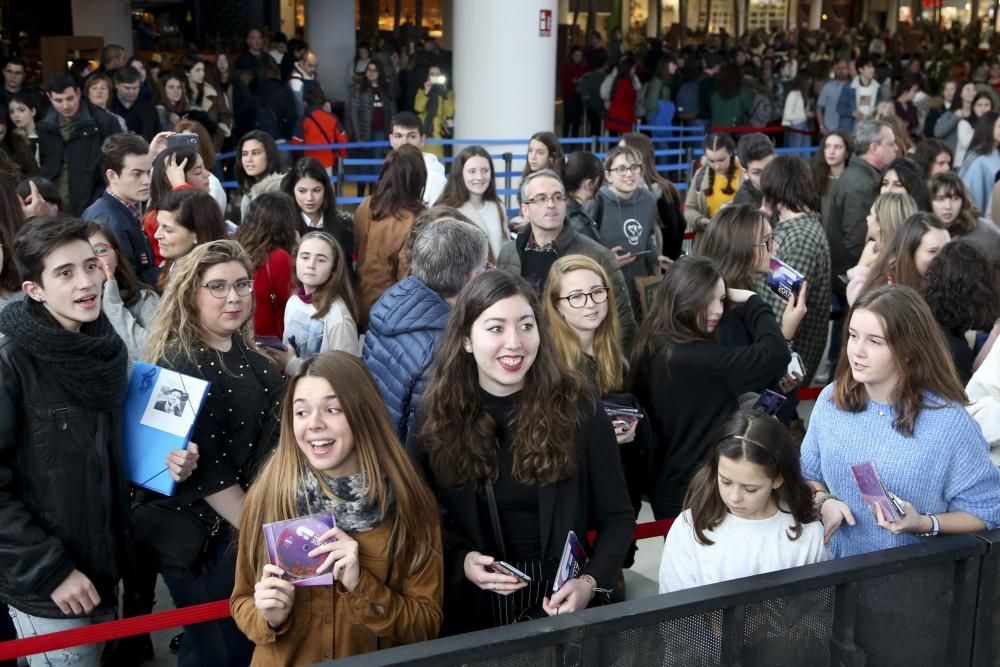 Firma de discos de Ricky, Nerea y Cepeda en Intu Asturias.