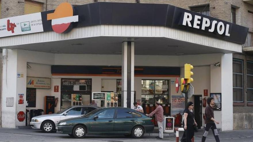 La Semana Santa con los carburantes más baratos desde el 2011