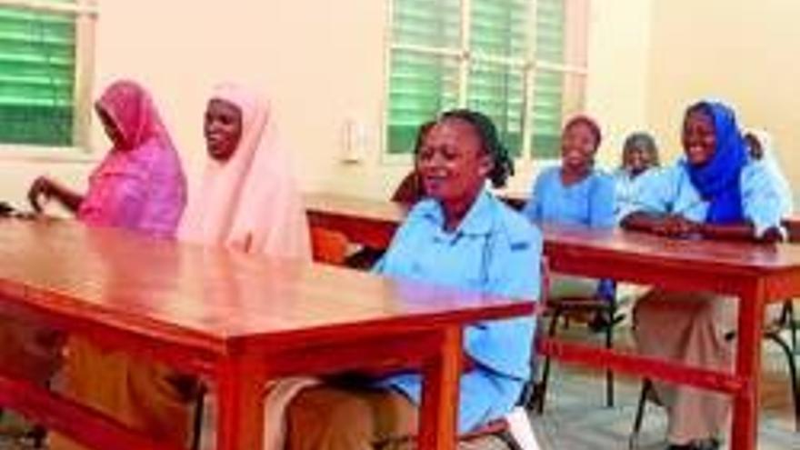 La universidad colabora con la escuela de Enfermería en Níger