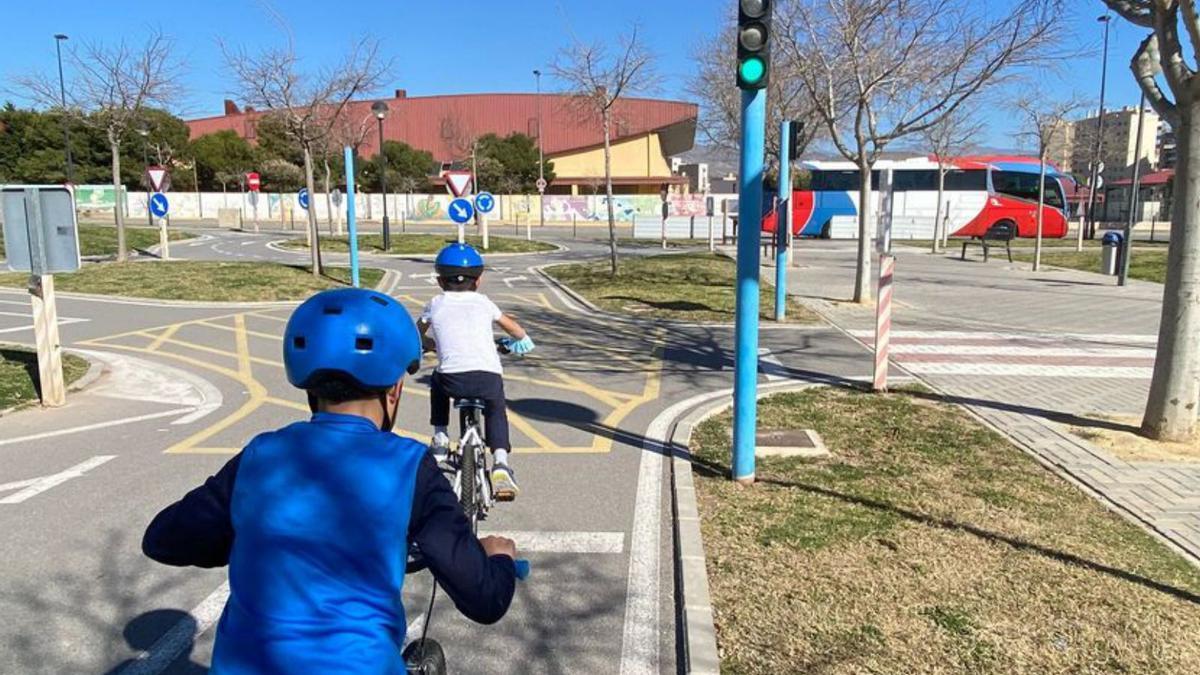 Los escolares campelleros aprenden seguridad vial en el Parque Infantil de Tráfico