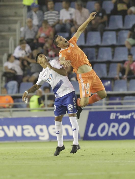 El partido entre el Tenerife y el Real Oviedo, en imágenes