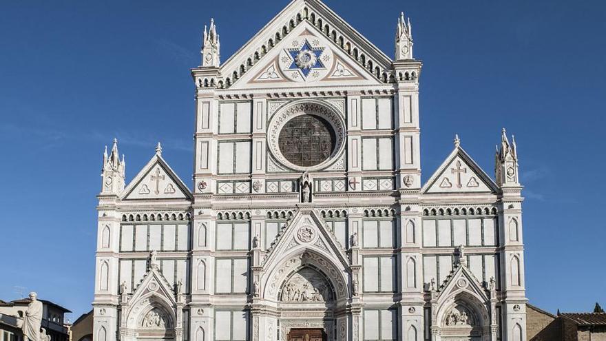 Muere un turista español en Florencia golpeado por la piedra de una iglesia