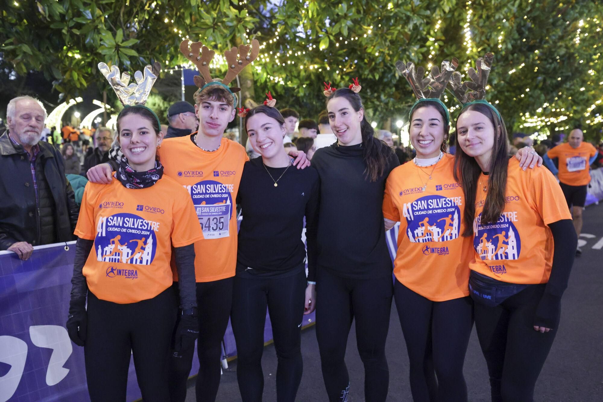 EN IMÁGENES: Alejandro Onís y Mariam Benkert saltan del segundo al primer puesto en la San Silvestre de Oviedo