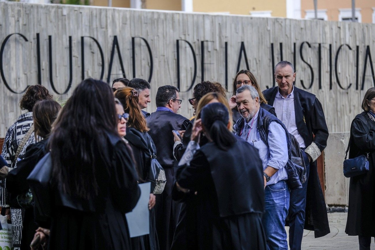 Concentración de letrados de la Administración de Justicia en Las Palmas de Gran Canaria