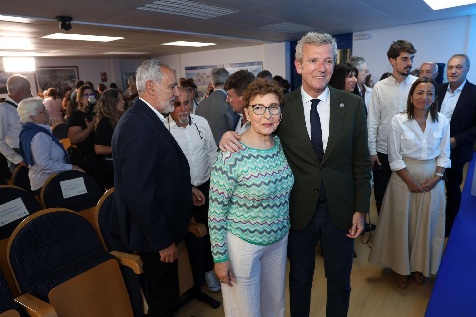 Asistentes a la conmemoración del 50 aniversario del CIMA, en Corón (Vilanova).