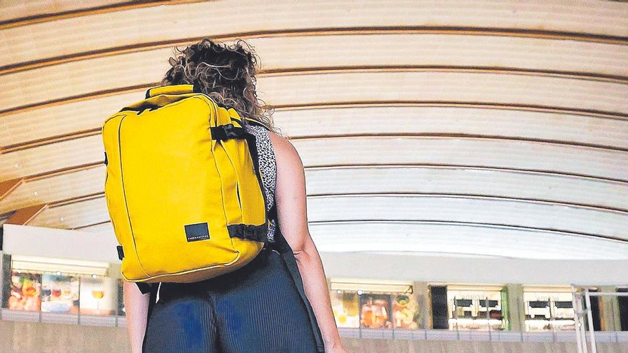 El equipaje de mano,  la trampa ‘low cost’ que encarece hasta 56 euros el billete de vuelo