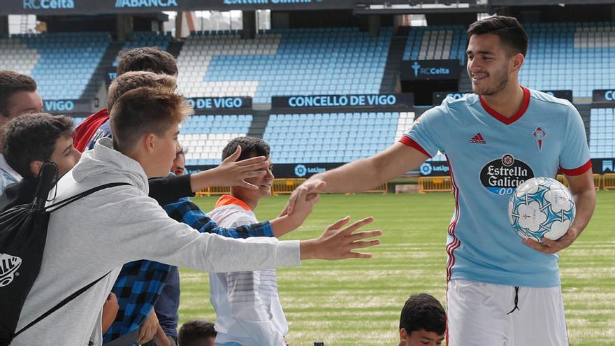 Presentación de Maxi Gómez en el Celta // R. Grobas