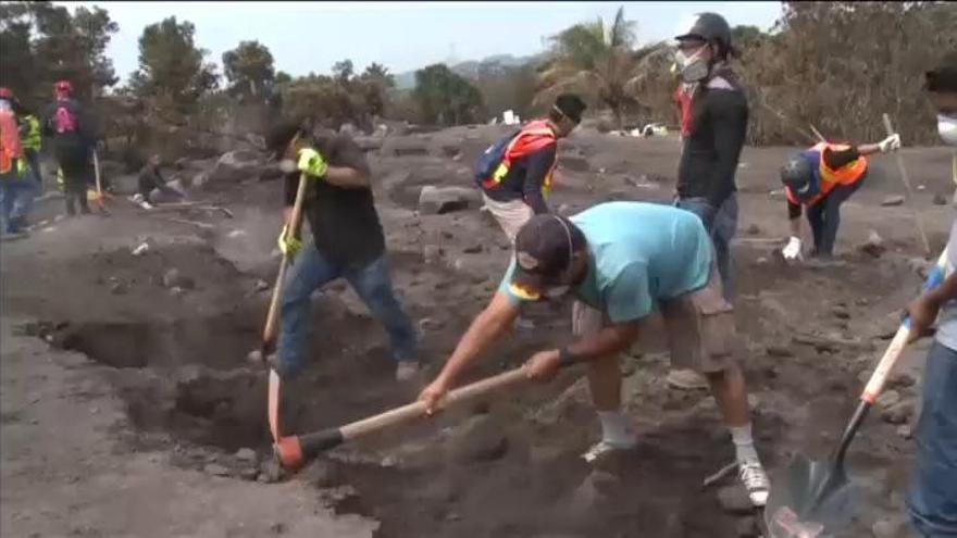 Equipos de rescate internacionales llegan a Guatemala