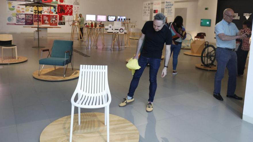 La inspiración se oculta en lo cotidiano: grandes ideas en objetos de uso común en una exposición en la Laboral