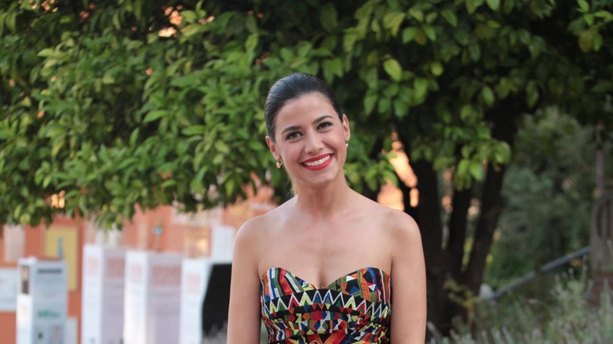 Ares Teixidó con vestido estampado