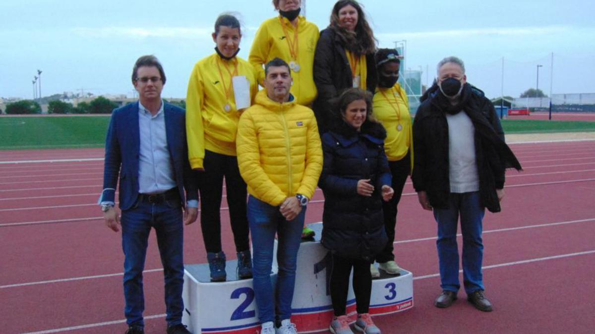 Podio con los deportistas de Addif, segundos en el Balear. | ADDIF