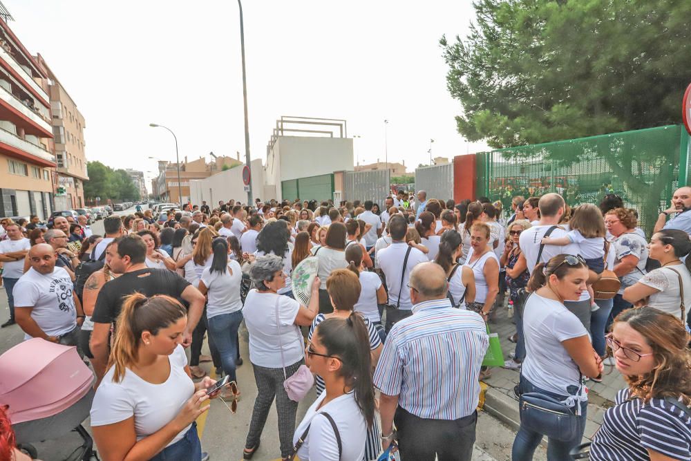 Orihuela despide a la UME entre vítores y aplausos