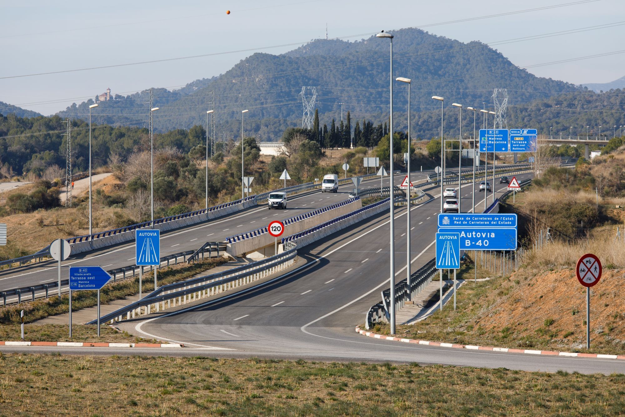 Prolongar el cuarto cinturón entre Sabadell y Terrassa cosecha el aval de 114 diputados frente a 15 que se oponen.