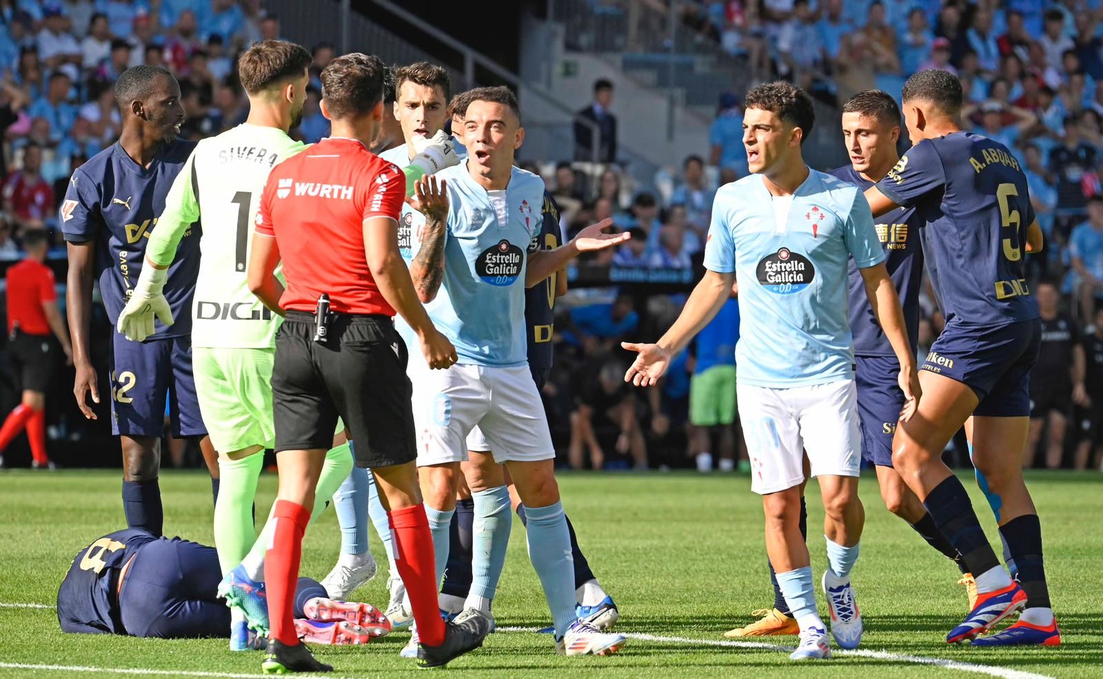 Las mejores fotografías del estreno liguero con victoria del Celta ante el Alavés