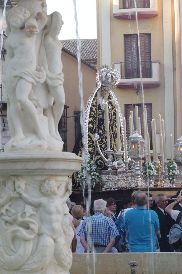 La procesión de la Esclavitud Dolorosa, en imágenes