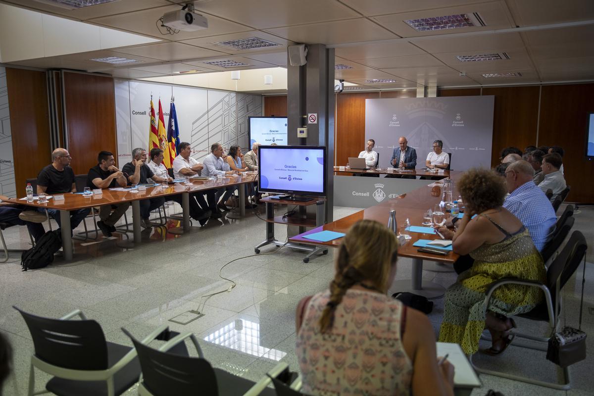 Diferentes actores intervienen este jueves en la mesa de movilidad para abrir al diálogo y establecer mejoras en el ámbito
