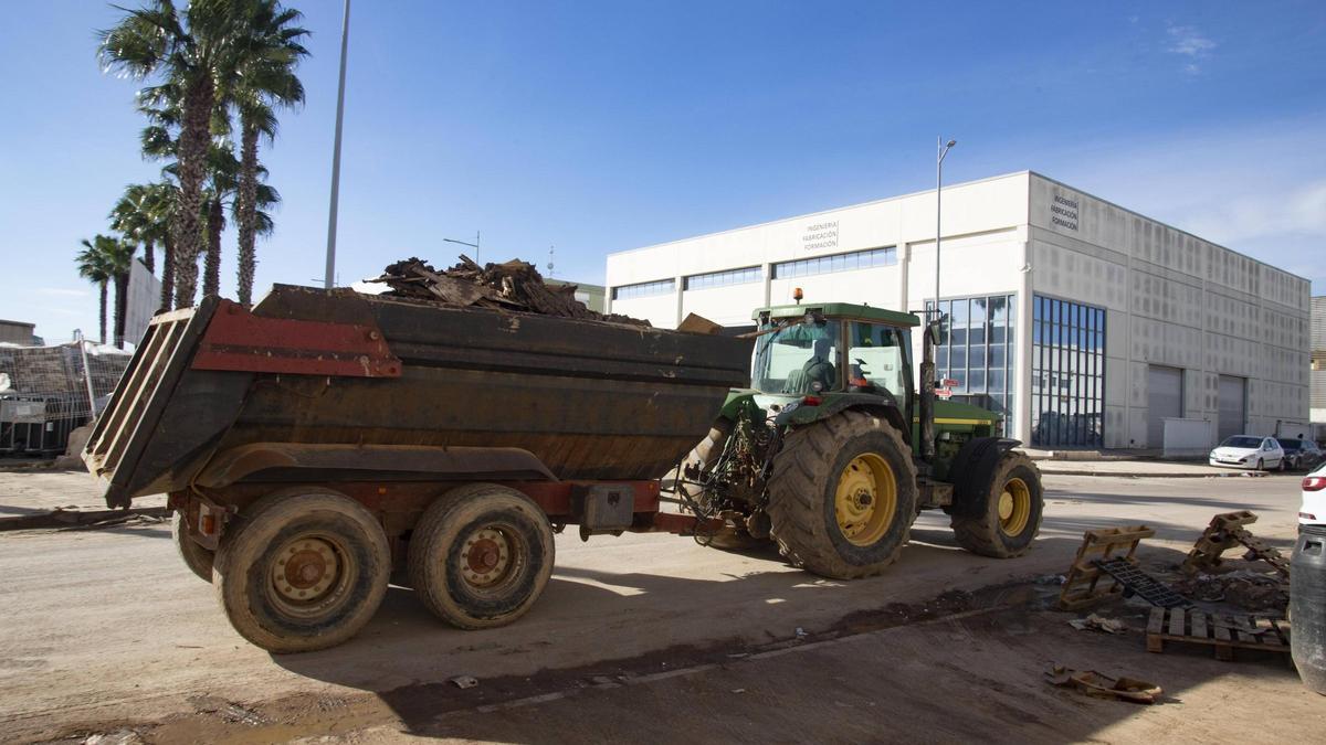 Polígono industrial de Algemesí, tras la trágica dana del pasado 29 de octubre.