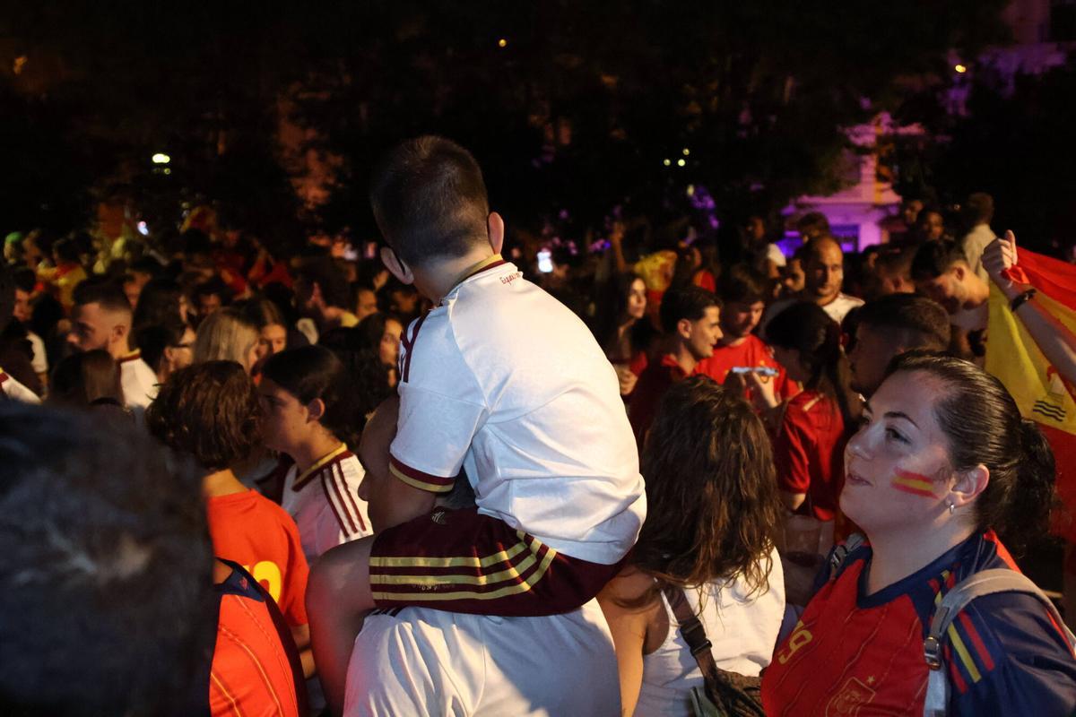 Celebración en la Fuente de La Marina España campeona del Mundial 2026 Celebración en la Fuente de La Marina España campeona del Mundial 2026