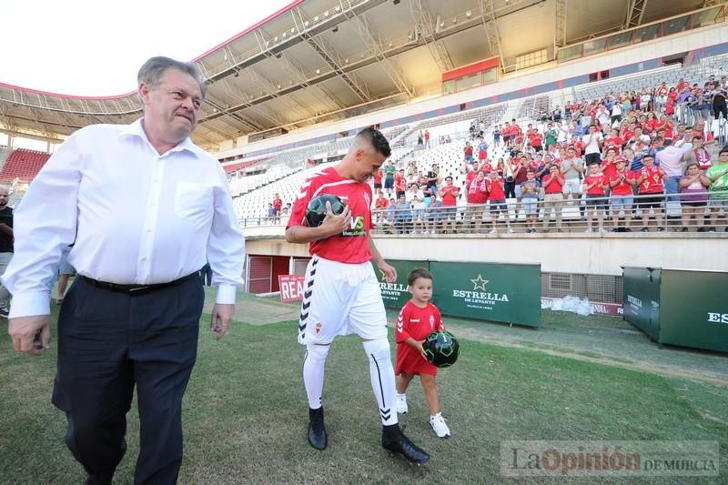 Presentación de Aquino