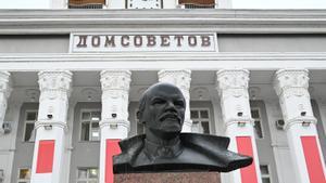 Foto del busto de Lenin en la Casa de los Soviet en Tiráspol, Transnistria.