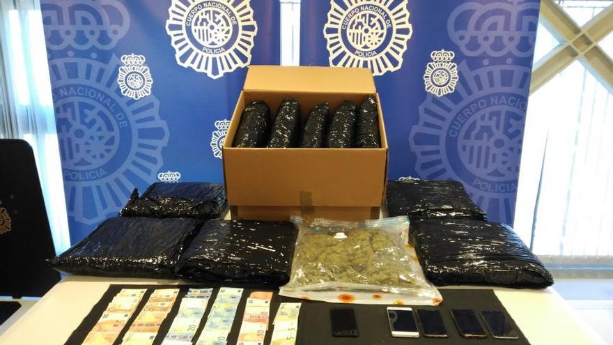 Tres detenidos en Cáceres por enviar 12 kilos de marihuana por mensajería a Londres