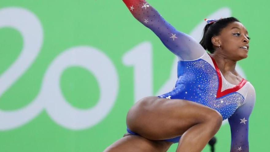 Simone Biles posa la cirereta a Rio 2016 amb el seu quart or