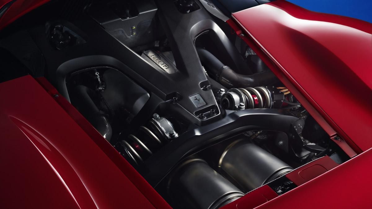 Ferrari_F80_galeria (16).jpg