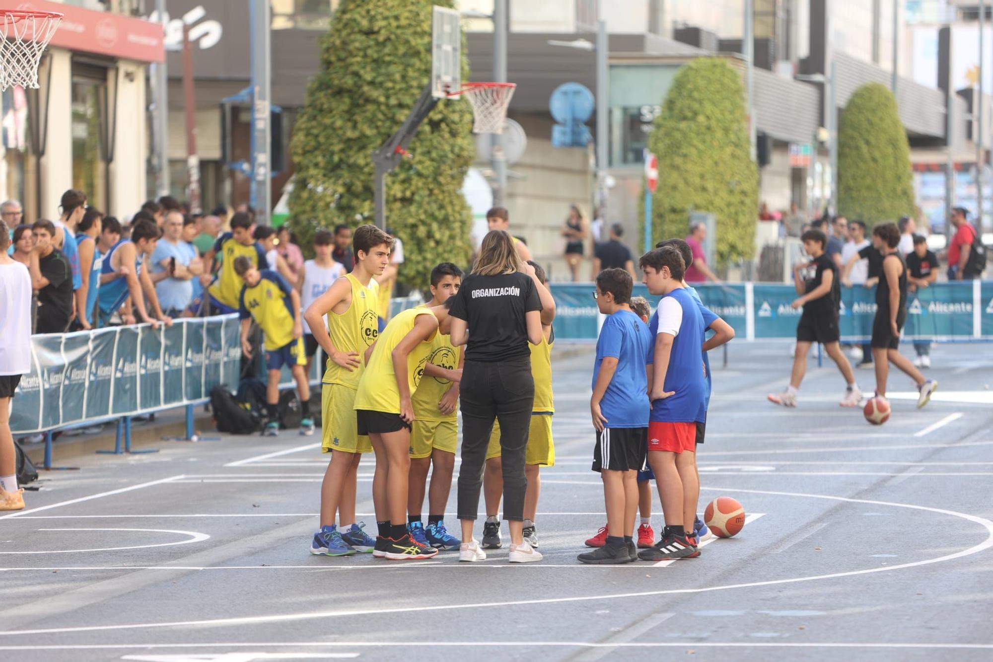 Evento del Torneo de Baloncesto en la avenida Maisonnave