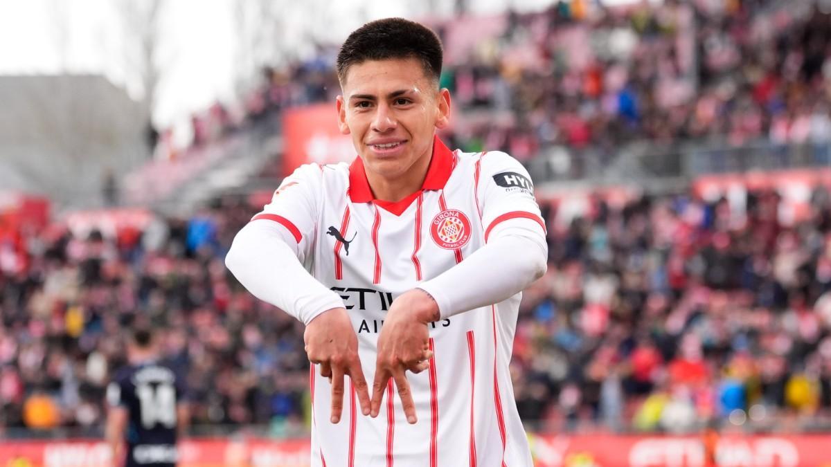 Girona Claudio Echeverri celebrates after scoring a goal against Athletic Bilbao during their LaLiga soccer match held at Montilivi stadium in Girona. EFE/ Siu Wu
