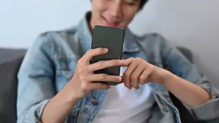 ¿Eres adicto al móvil o solo te gusta estar conectado? Las nueve señales que marcan la diferencia
