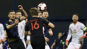 Jedvaj sentencia a España con dos goles