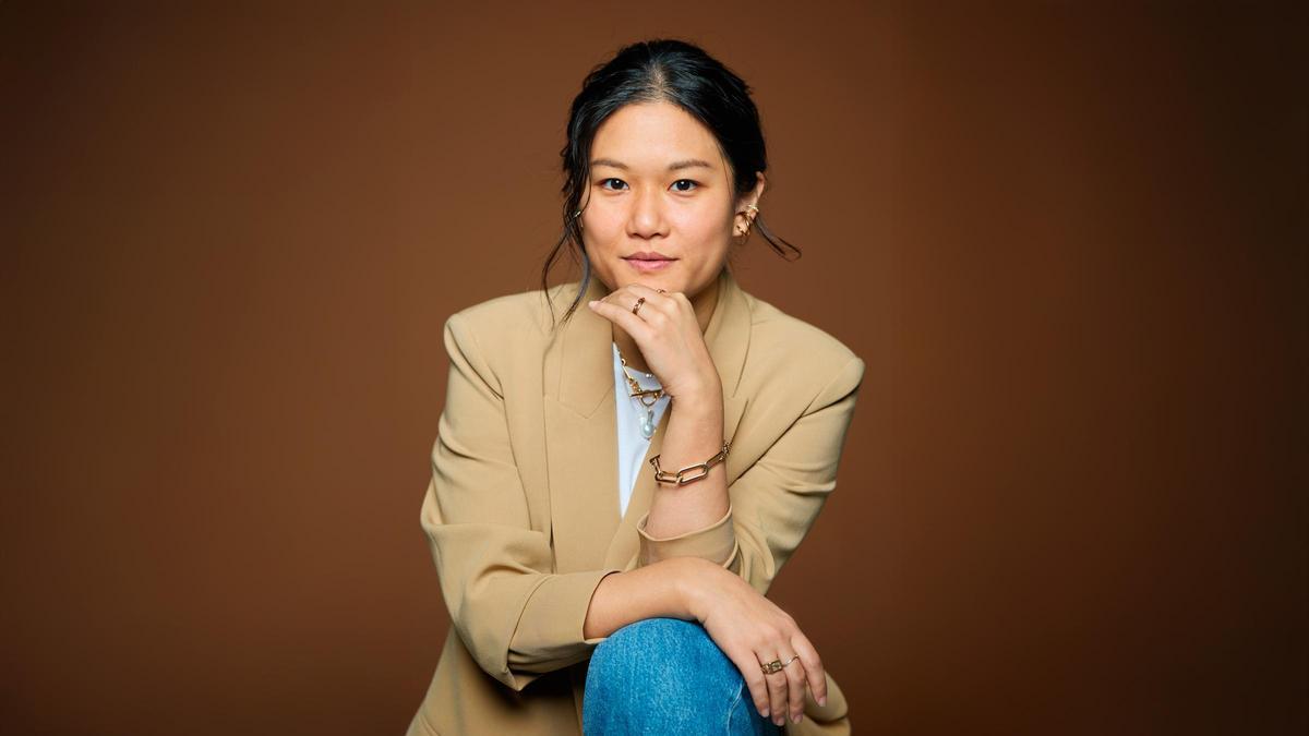 La ingeniera y periodista Karen Hao, autora del libro 'El imperio de la IA', que destapa la realidad sobre OpenAI.