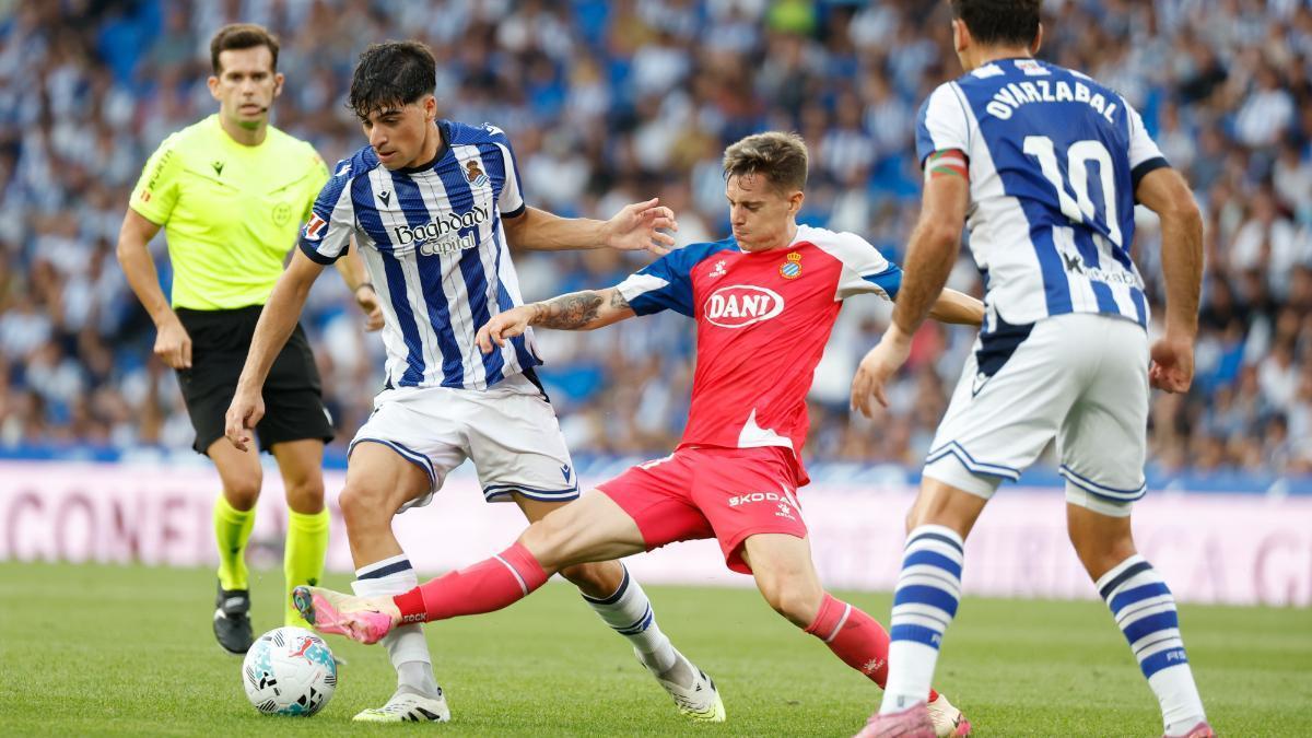Pol Lozano, ante la Real Sociedad en la primera vuelta