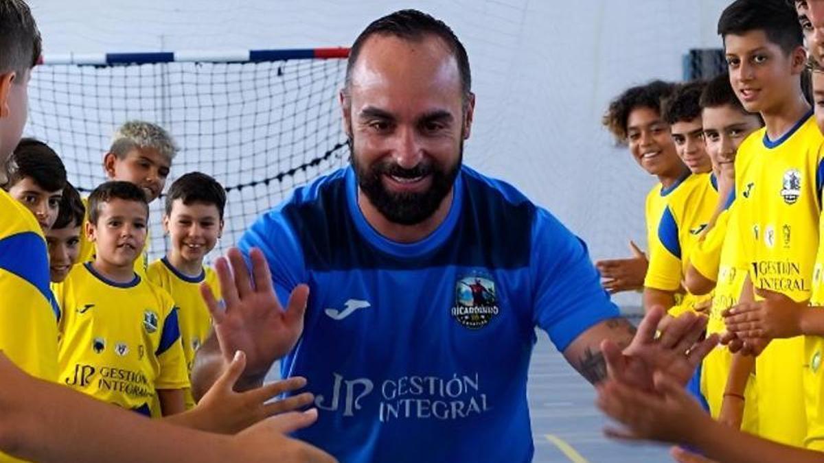 Ricardinho, durante su campus en Tenerife.