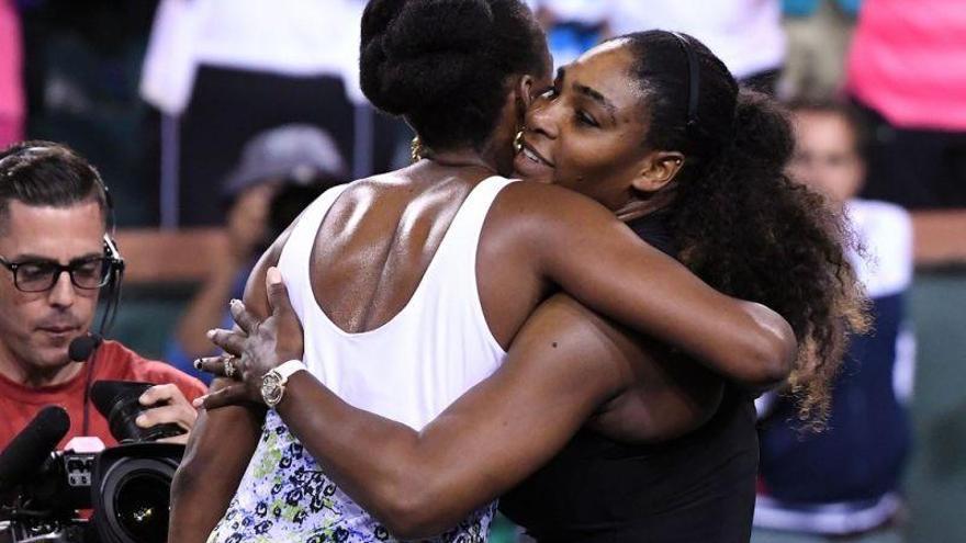 Venus se impone a Serena Williams en Indian Wells, donde Carreño sigue adelante