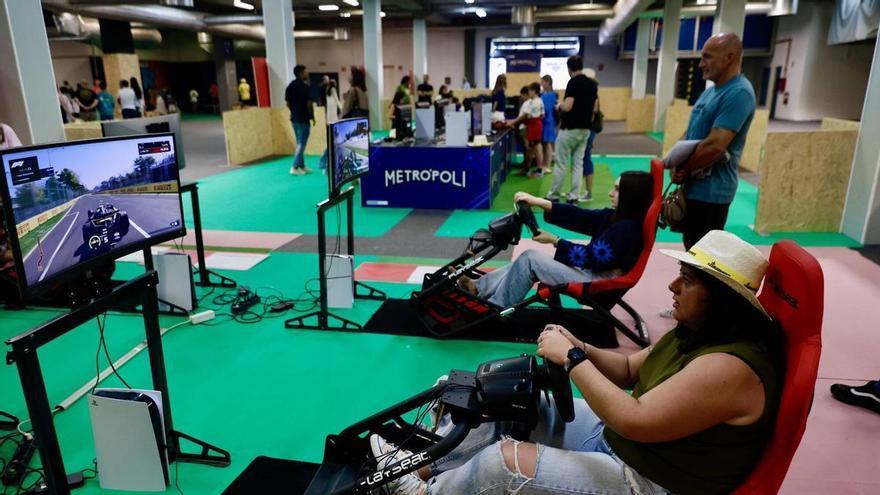 Del "Pac-Man" al simulador de Fórmula 1: la zona "gaming" se consolida como uno de los grandes atractivos de Metrópoli (en imágenes)