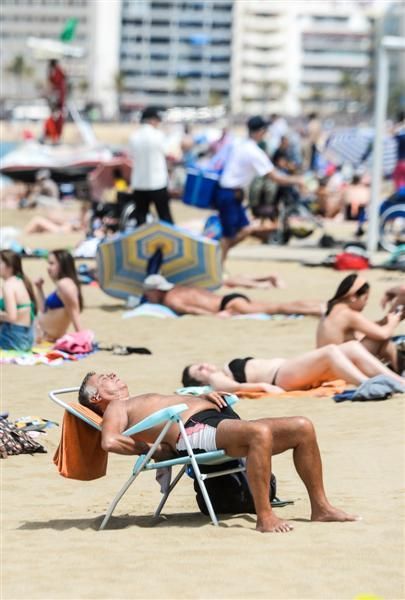 Playa de Las Canteras en Semana Santa