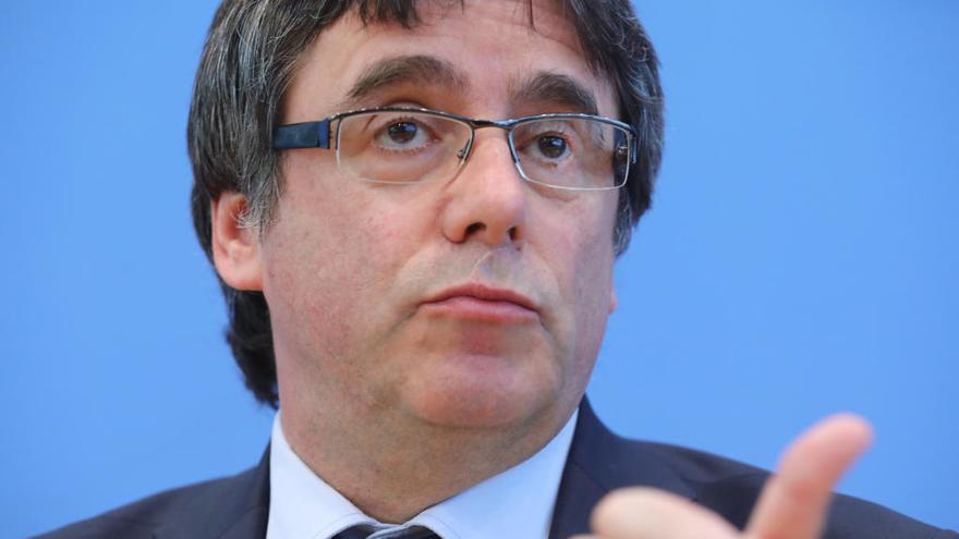 Puigdemont: «No trigaré 20 anys a tornar a trepitjar terra catalana»