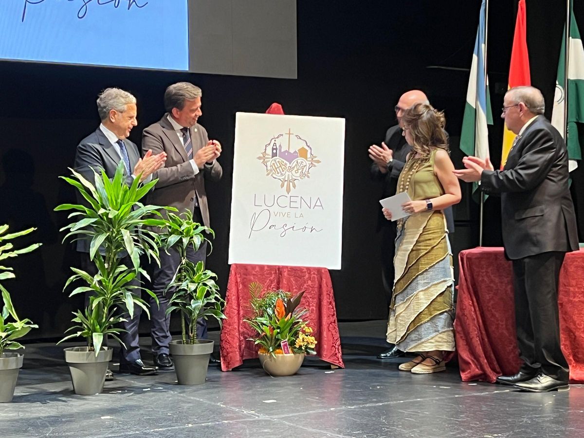 Presentación del logotipo de la Magna