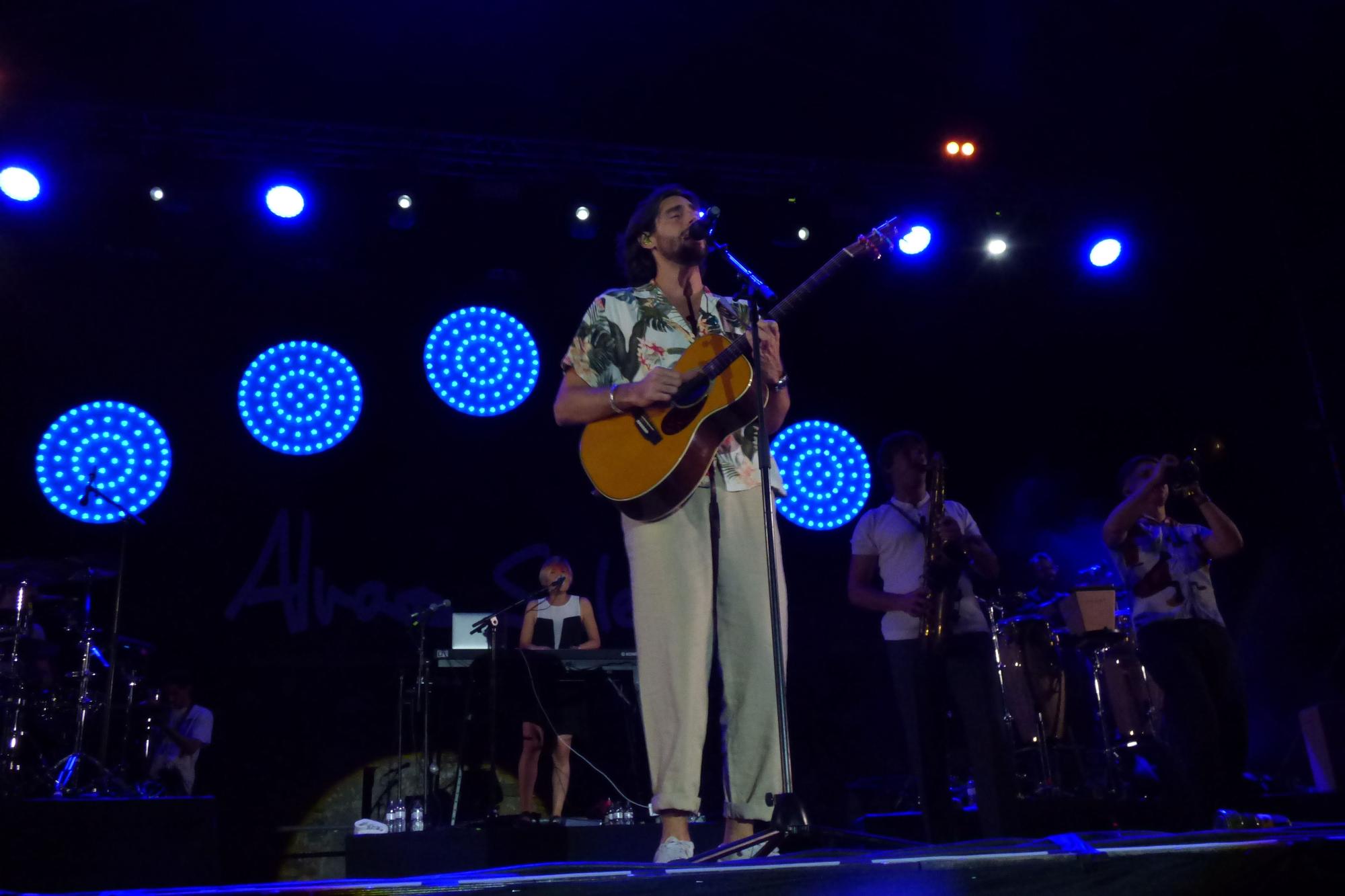 Sara Roy, Greg Taro i Alvaro Soler animen un públic enèrgic a la Ciutadella de Roses