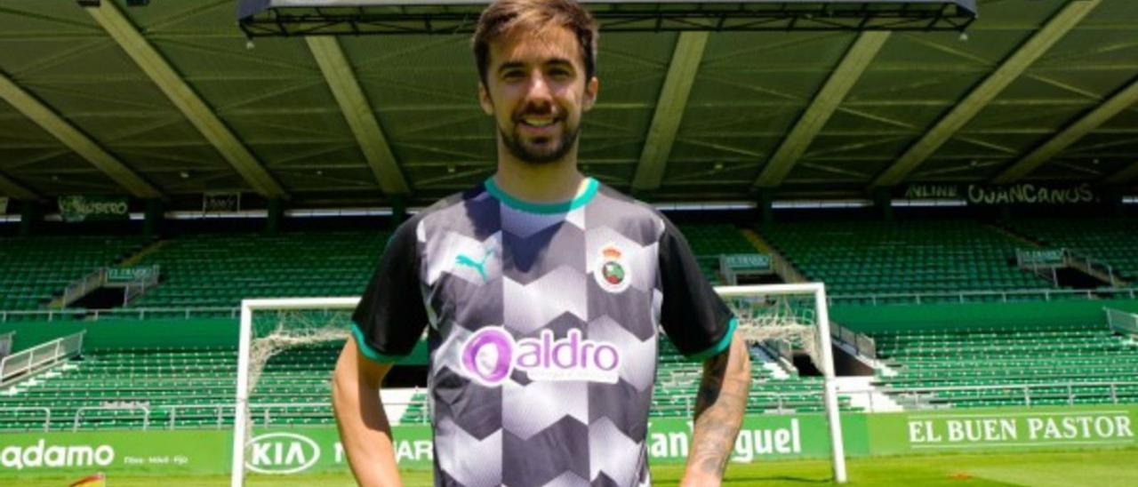 Sergio Marcos, en una imagen con la camiseta del Racing de Santander. | RACING DE SANTANDER