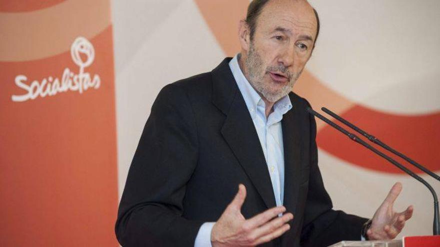 Rubalcaba, sobre las primarias: &quot;No está claro que me presente. Lo diré cuando toque&quot;