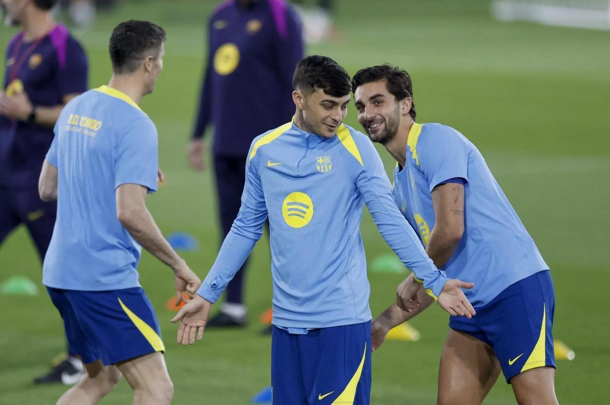 Pedri espera estar pronto de nuevo con sus compañeros.