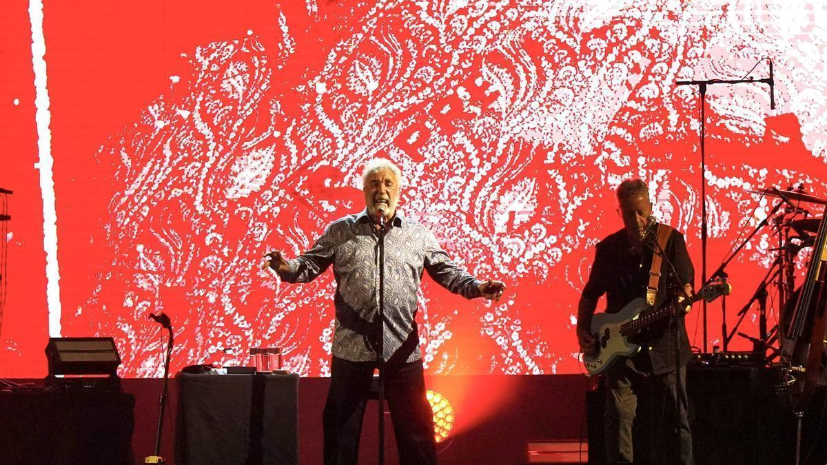 Actuación de Tom Jones en el Coliseum