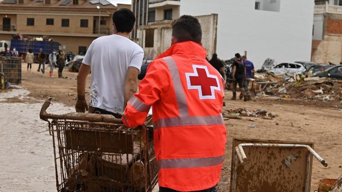 La Cruz Roja desplegada por tierra y mar en Valencia para ayudar en la catástrofe de la DANA.