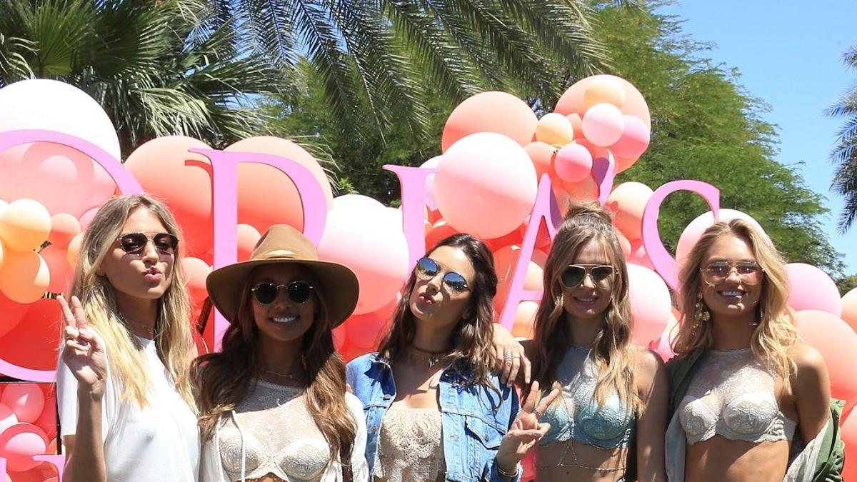 Los ángeles de Victoria's Secret nos dan una lección de estilo en Cochella